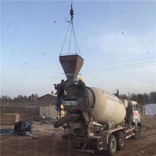 阜宁县“精准瞄准”—— 吊车的 “定位导航” 技术