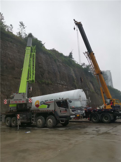 阜宁县“不怕风雨冻”—— 吊车的 “恶劣环境适应” 技术